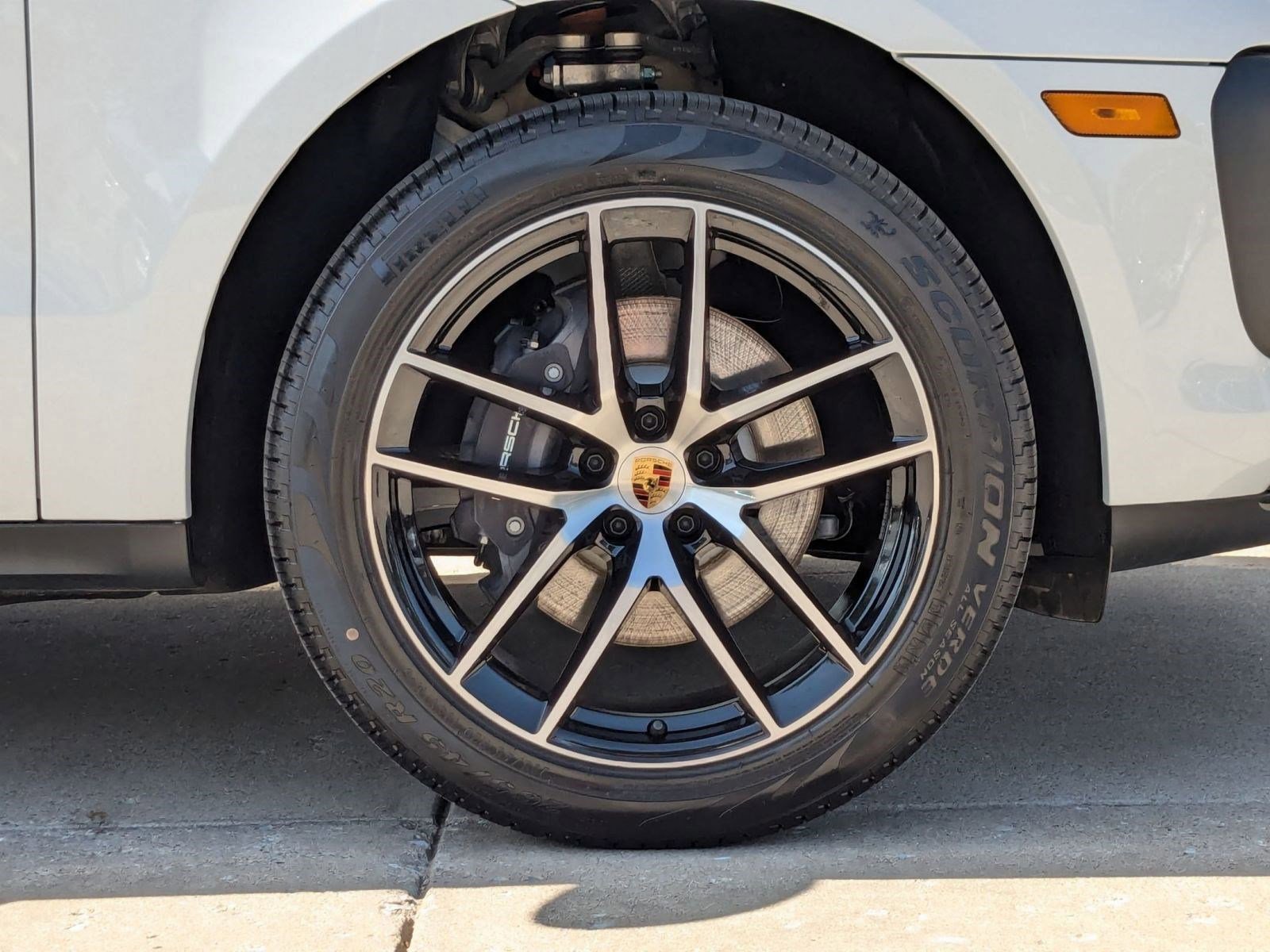 Certified 2025 Porsche Macan image 29