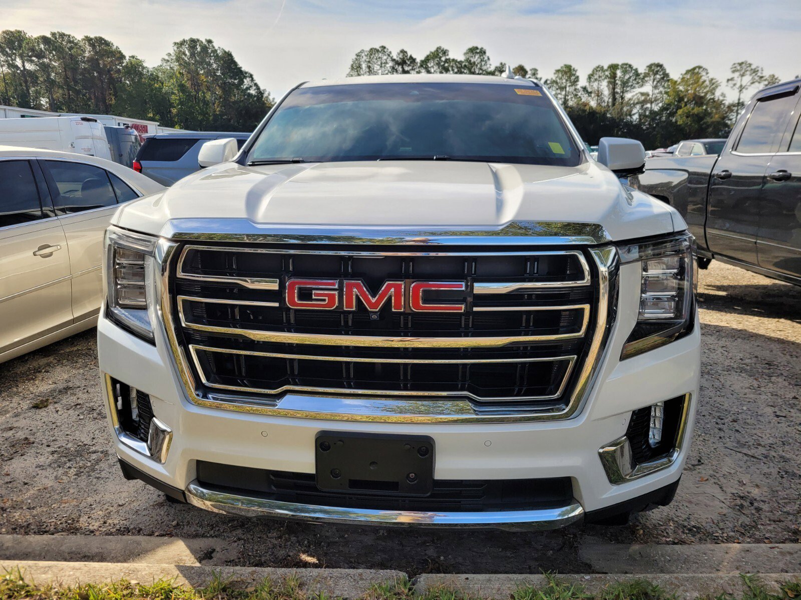 Used 2021 GMC Yukon SLT w/ SLT Luxury Plus Package image 2