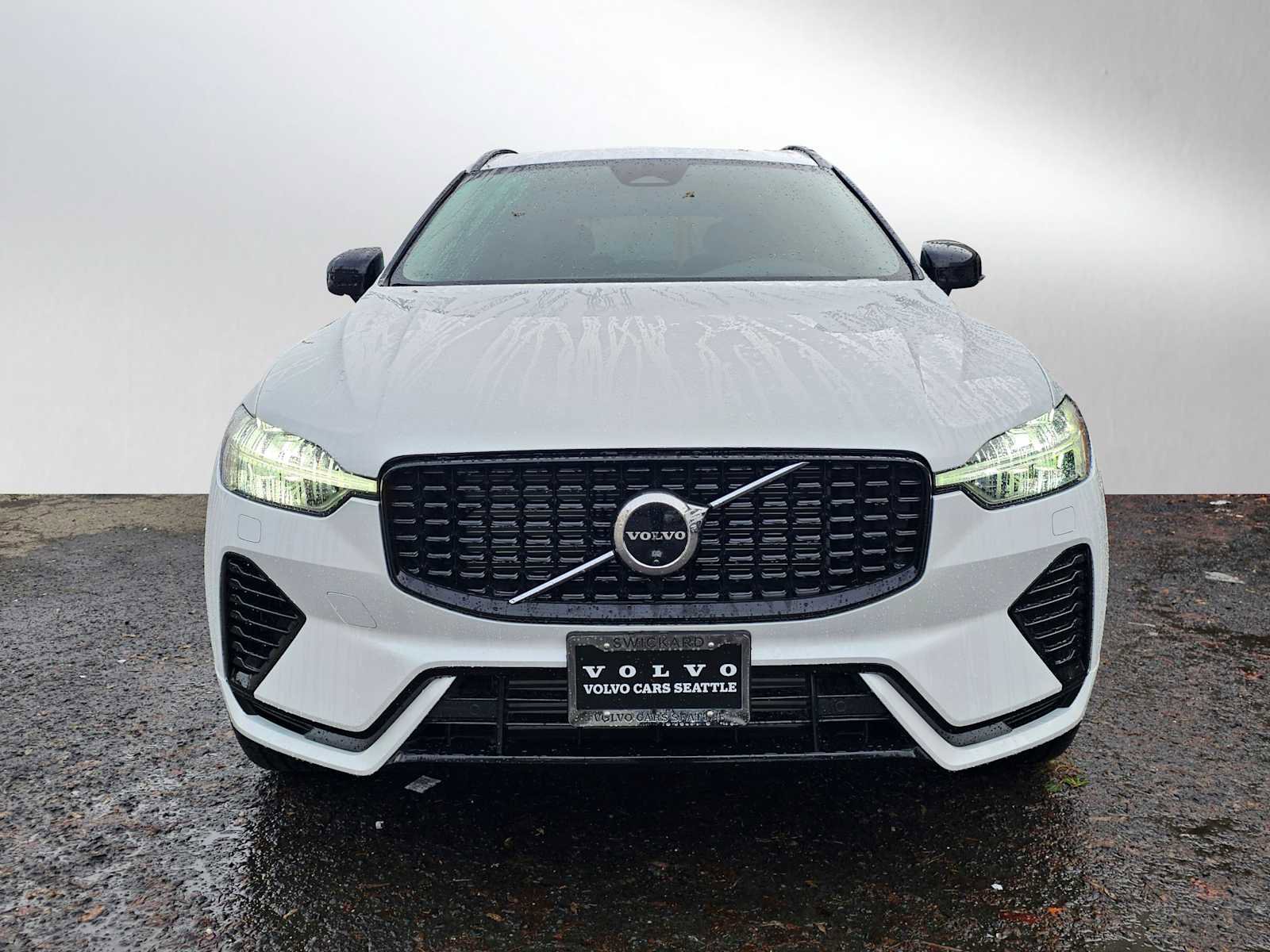 Used 2025 Volvo XC60 T8 Ultra w/ Protection Package Premier image 8