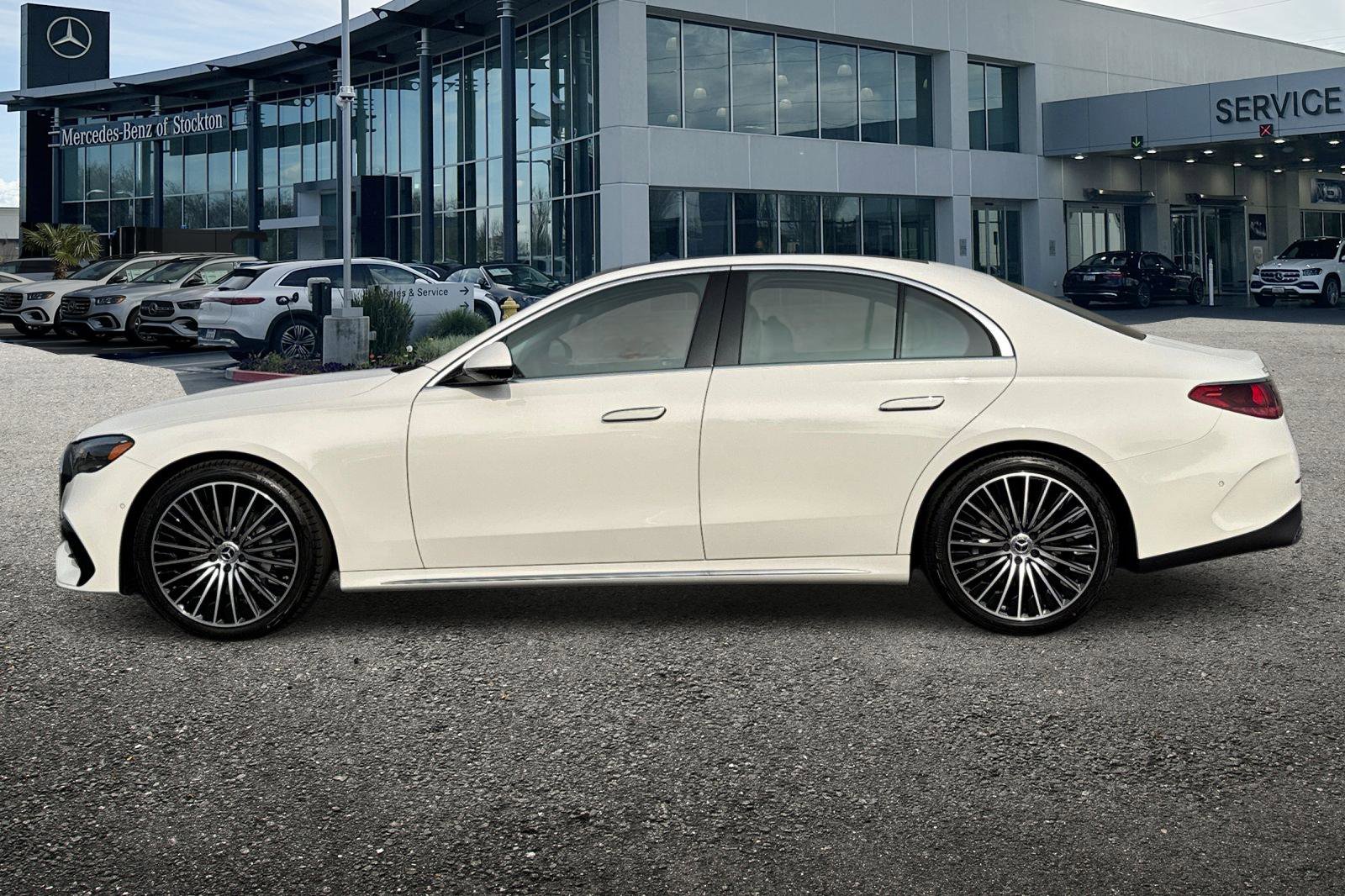 New 2026 Mercedes-Benz E 350 4MATIC Sedan image 7