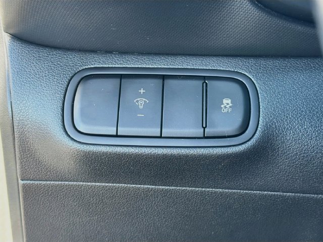 Used 2023 Hyundai Venue SEL FWD image 10