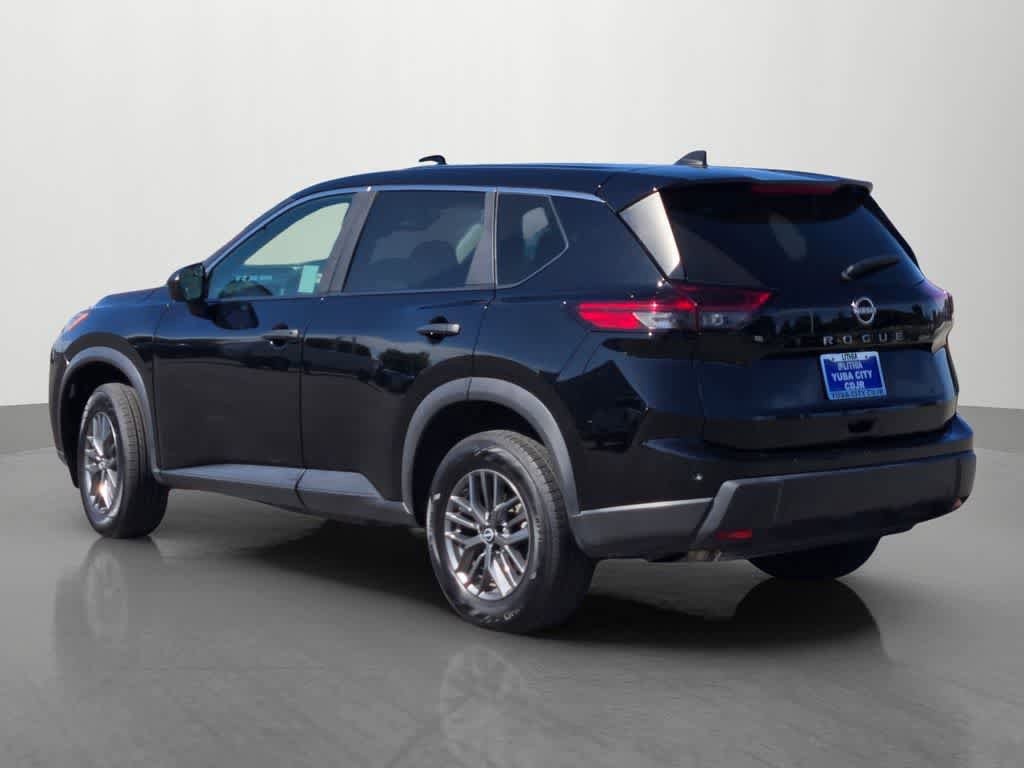 Used 2024 Nissan Rogue S FWD image 4