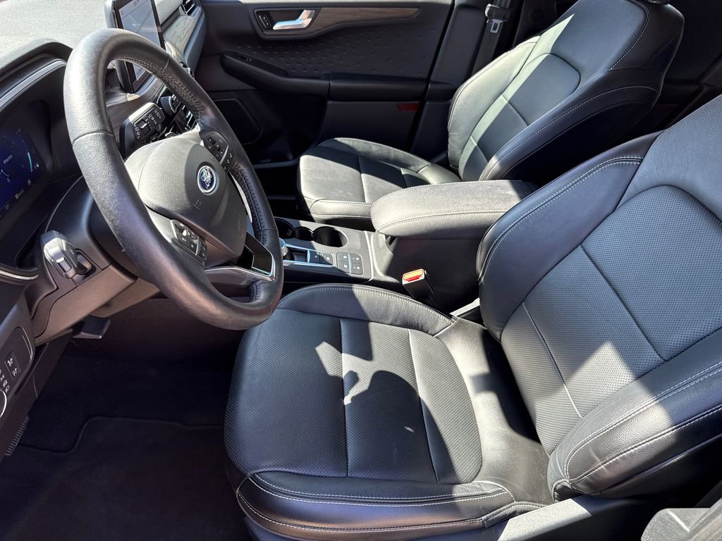 Used 2020 Ford Escape Titanium w/ Titanium Premium Package 2.0 image 20