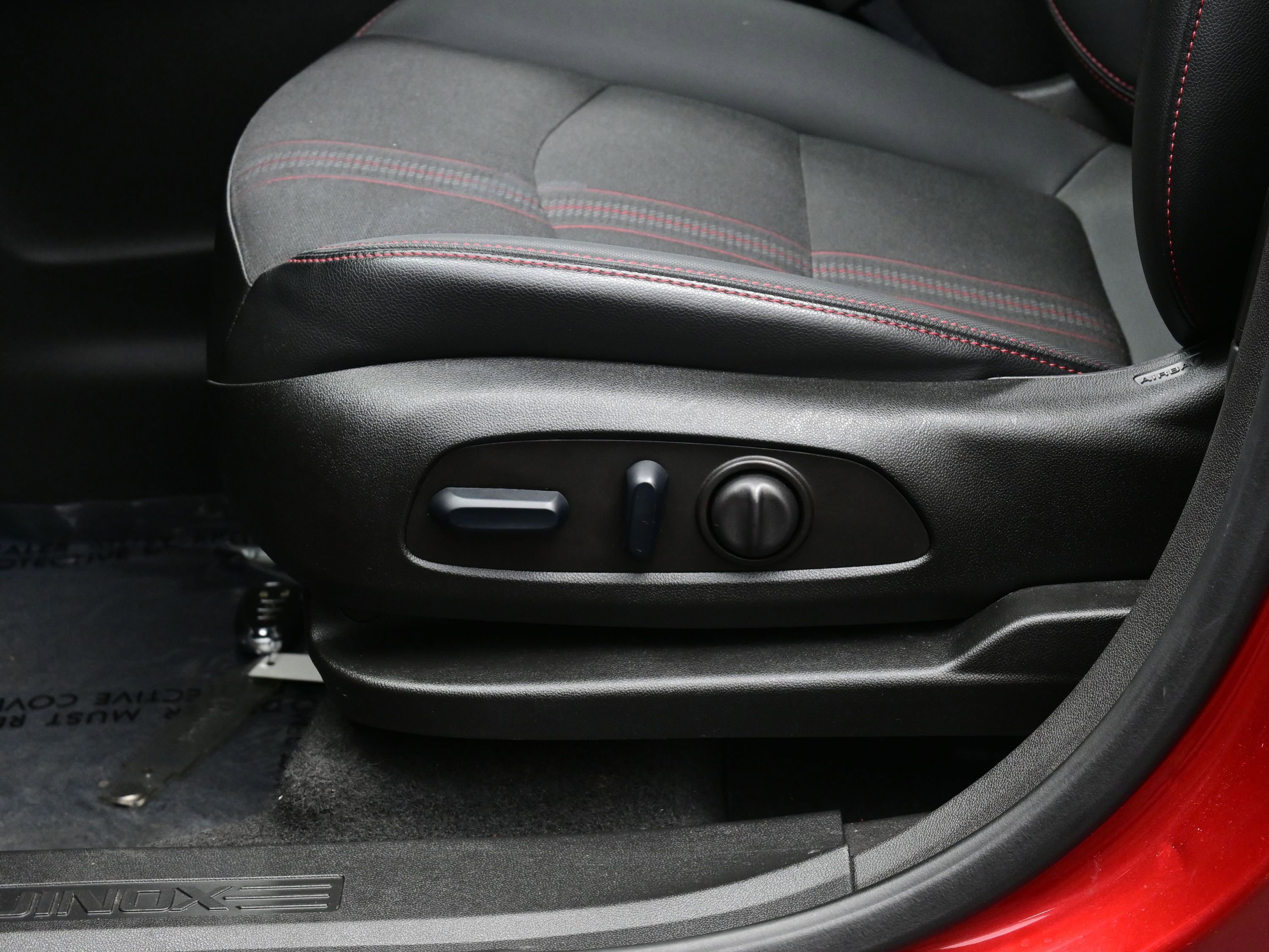 Used 2023 Chevrolet Equinox RS image 13