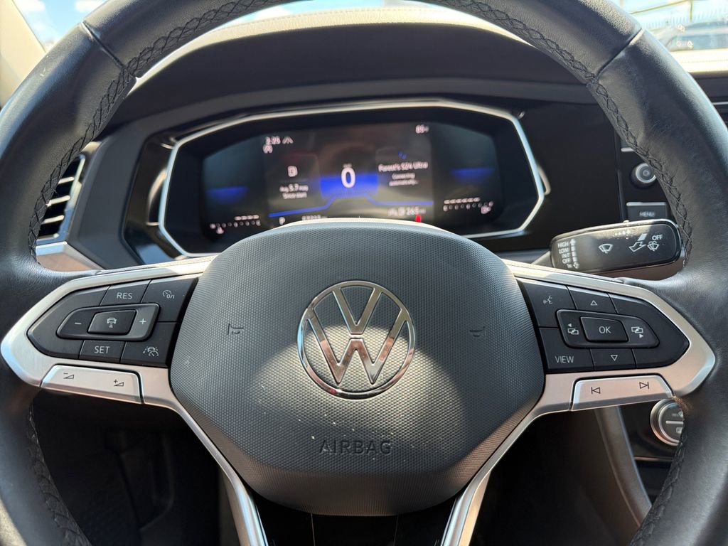 Used 2024 Volkswagen Jetta SE FWD image 32