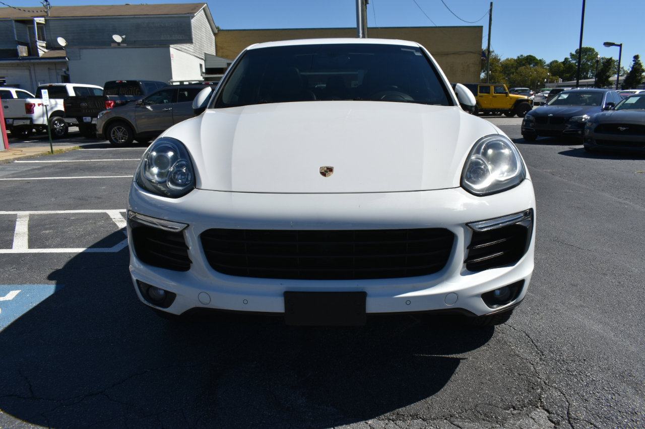 Used 2018 Porsche Cayenne Platinum Edition image 3