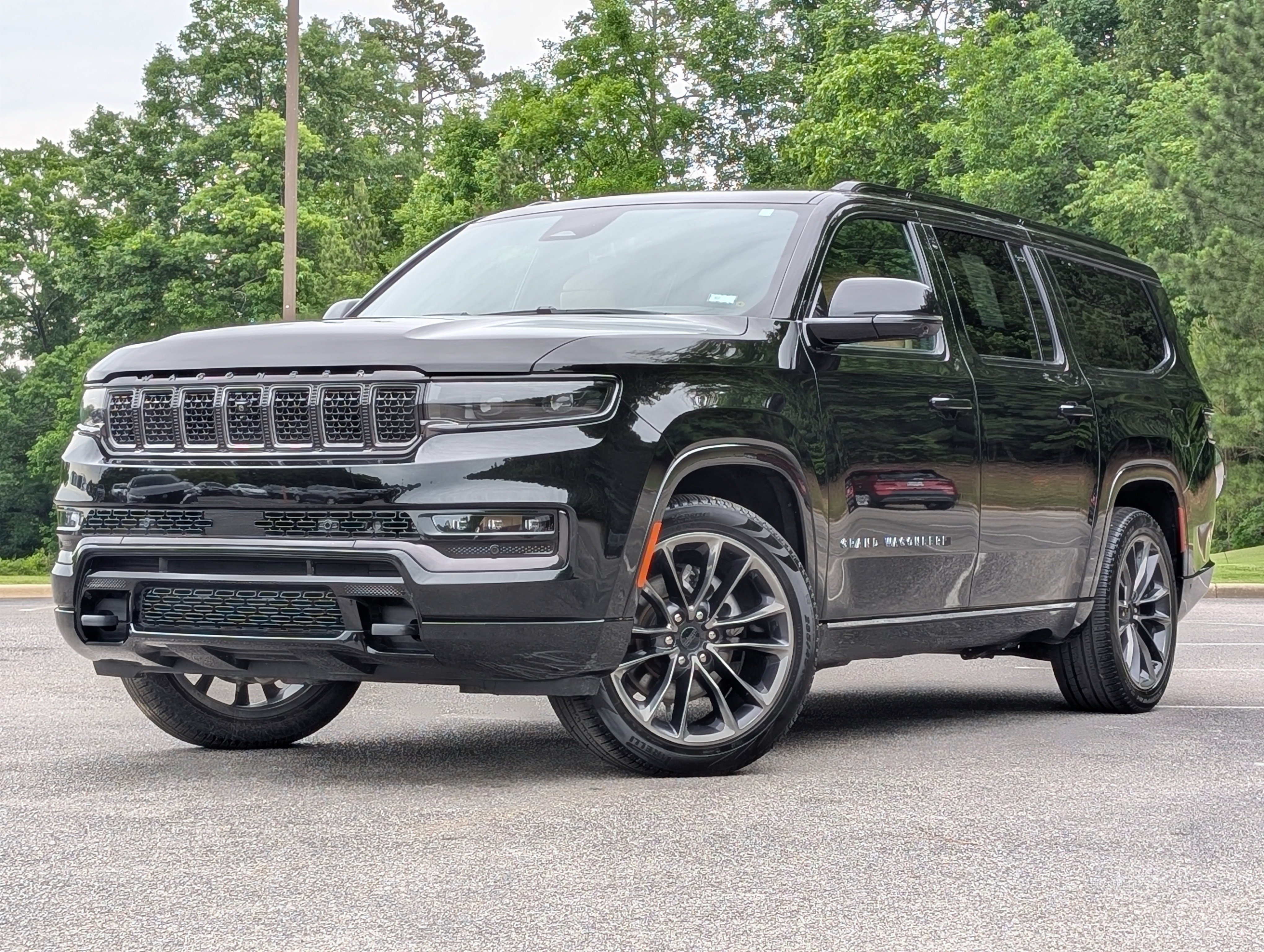 Used 2025 Jeep Grand Wagoneer L Series III w/ Quick Order Packagew 28T AWD/4WD image 4