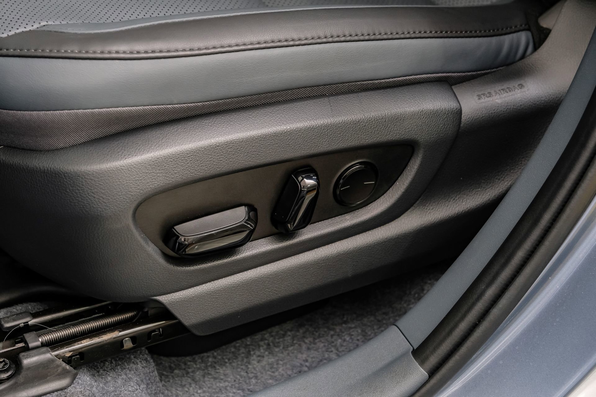 Used 2023 Lexus RZ 450e Premium image 36