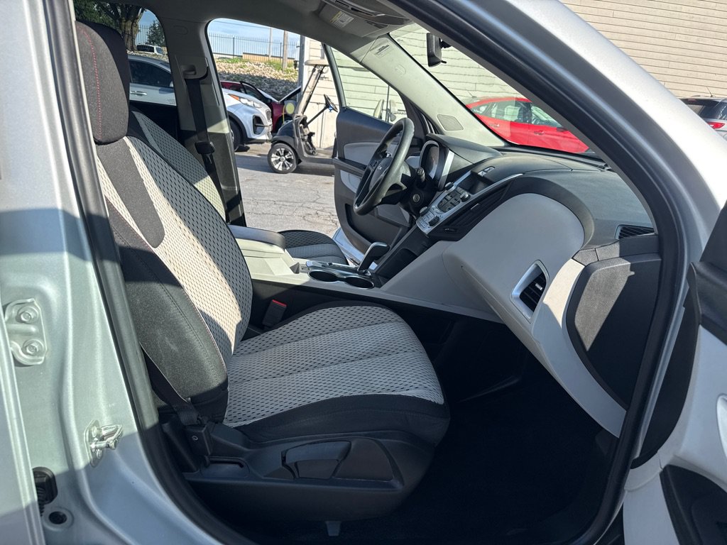 Used 2015 Chevrolet Equinox LS AWD/4WD image 13