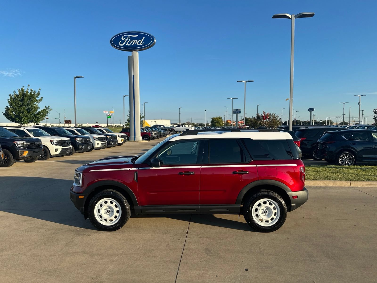 New 2026 Ford Bronco Sport Heritage w/ Convenience Package AWD/4WD image 2