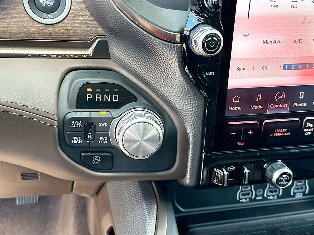 New 2025 RAM 1500 Limited image 18