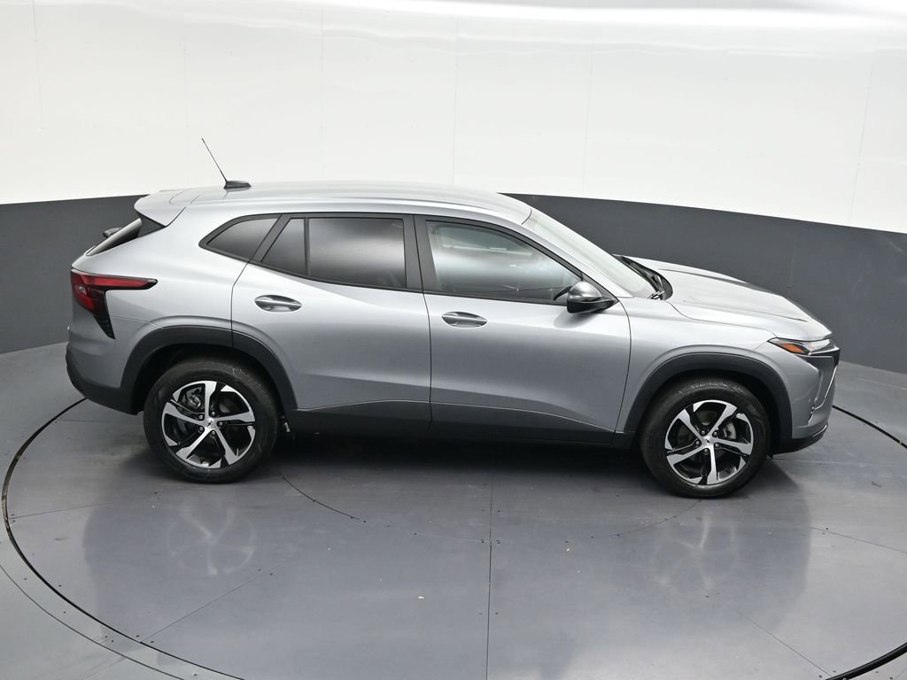 Used 2024 Chevrolet Trax RS FWD image 25