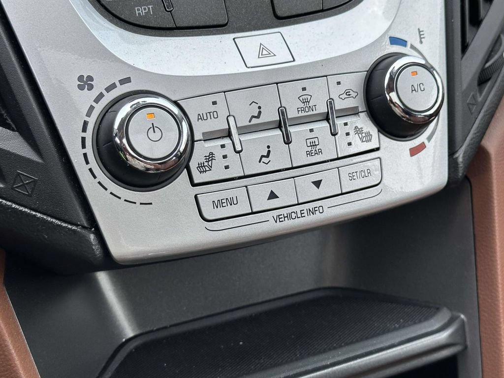 Used 2016 Chevrolet Equinox LTZ w/ Enhanced Convenience Package FWD image 27