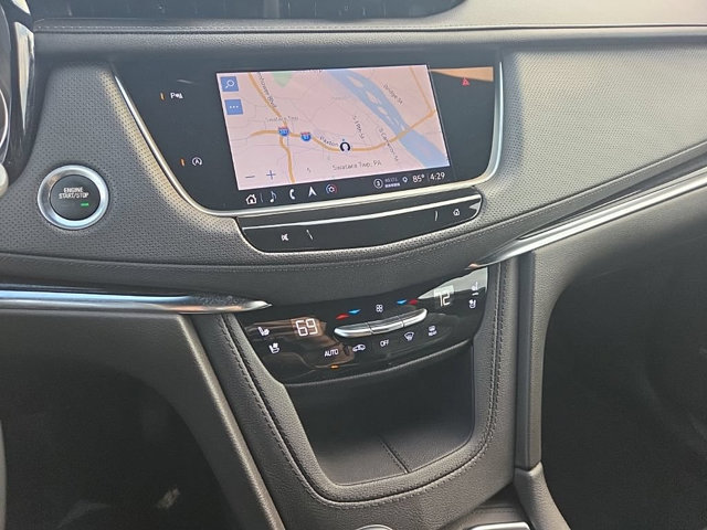 Certified 2022 Cadillac XT5 Premium Luxury AWD/4WD image 18