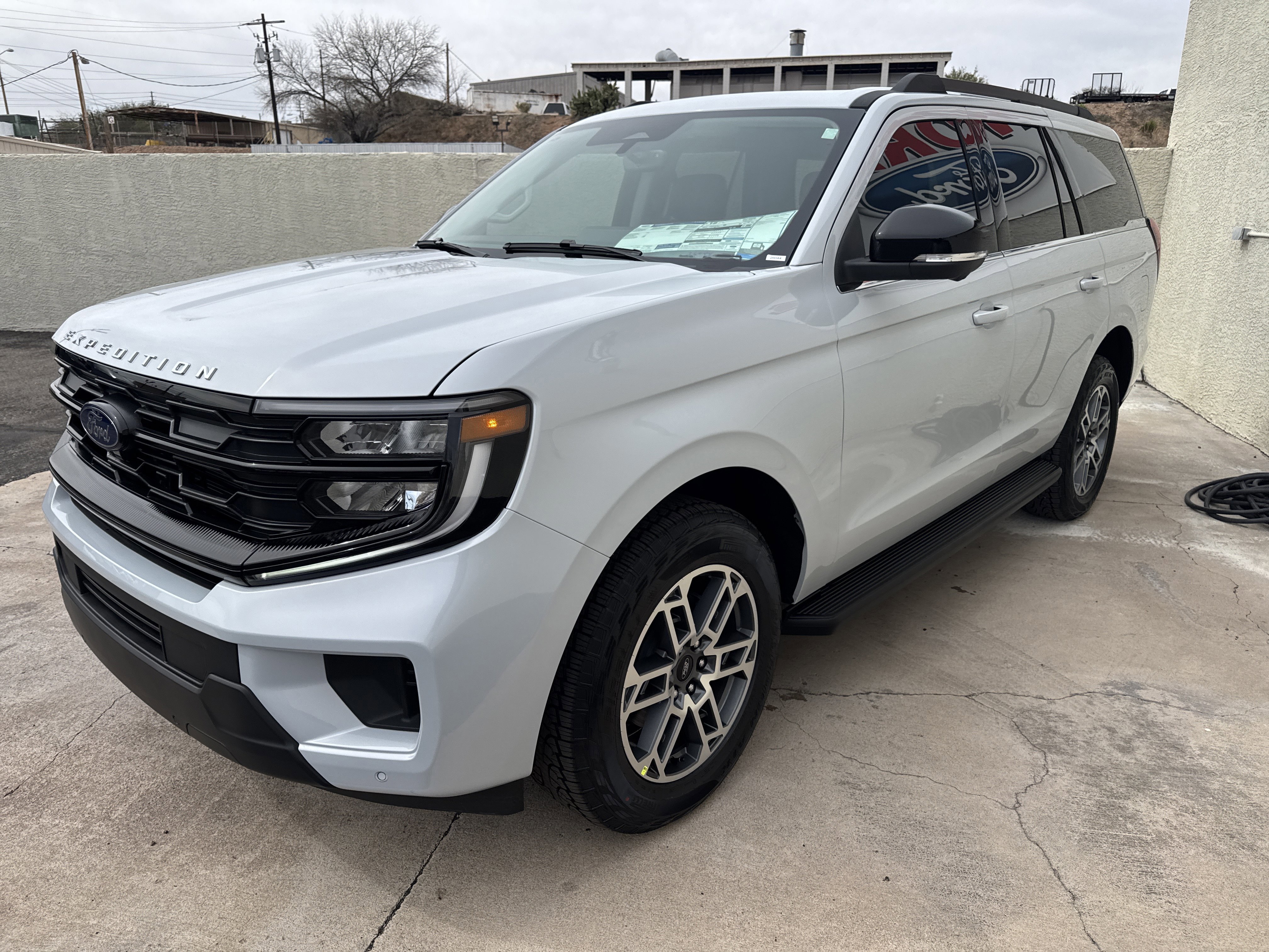 New 2026 Ford Expedition Active image 3