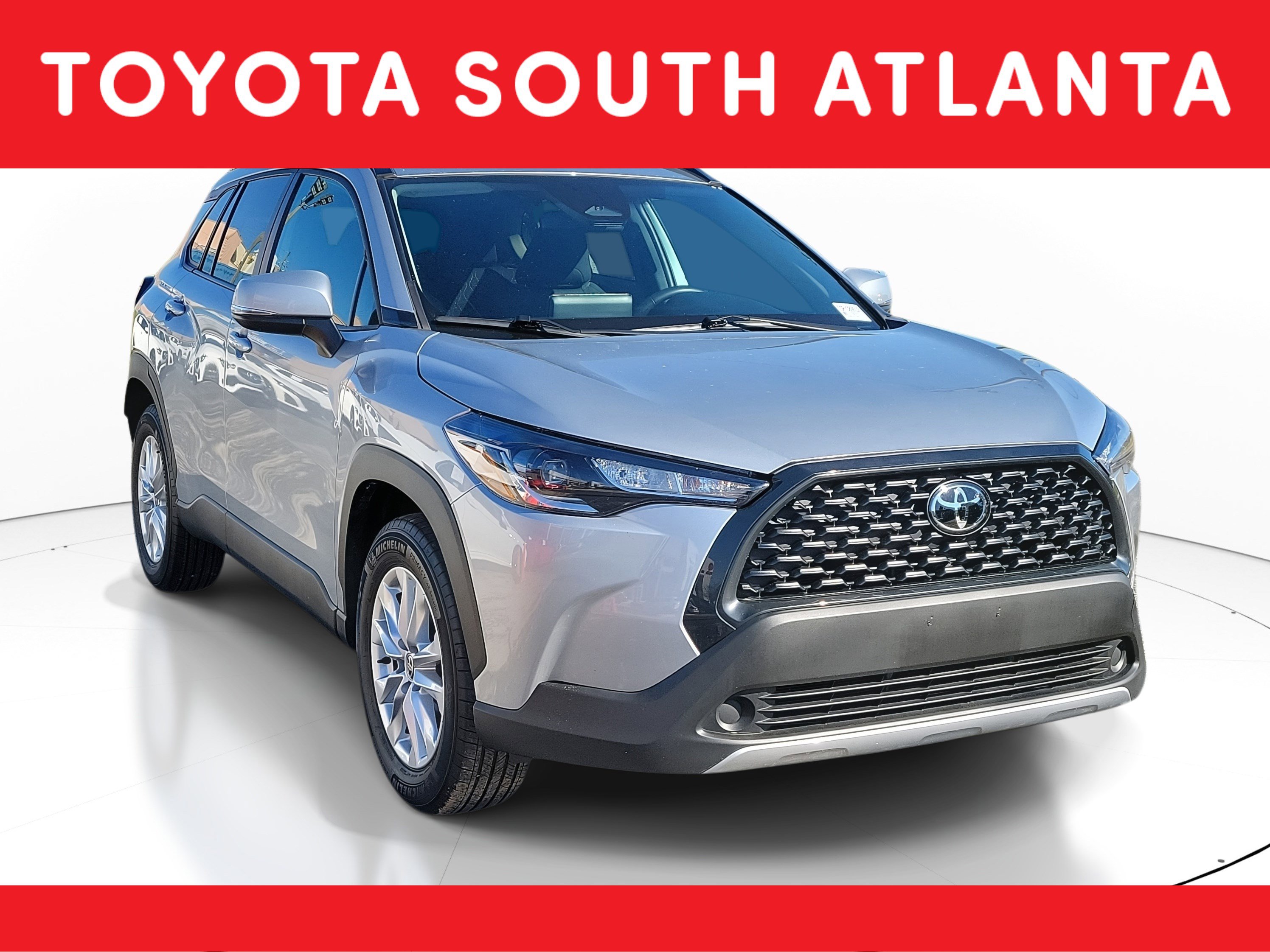 Used 2024 Toyota Corolla Cross LE image 1