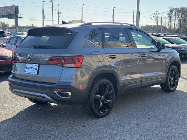 Used 2024 Volkswagen Taos SE image 4