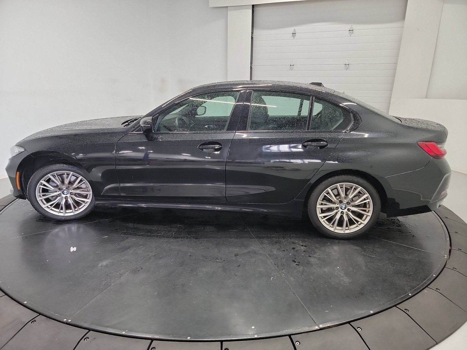 Used 2023 BMW 330i xDrive Sedan w/ Premium Package AWD/4WD image 4