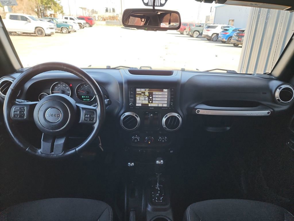 Used 2017 Jeep Wrangler Sahara w/ Connectivity Group image 17