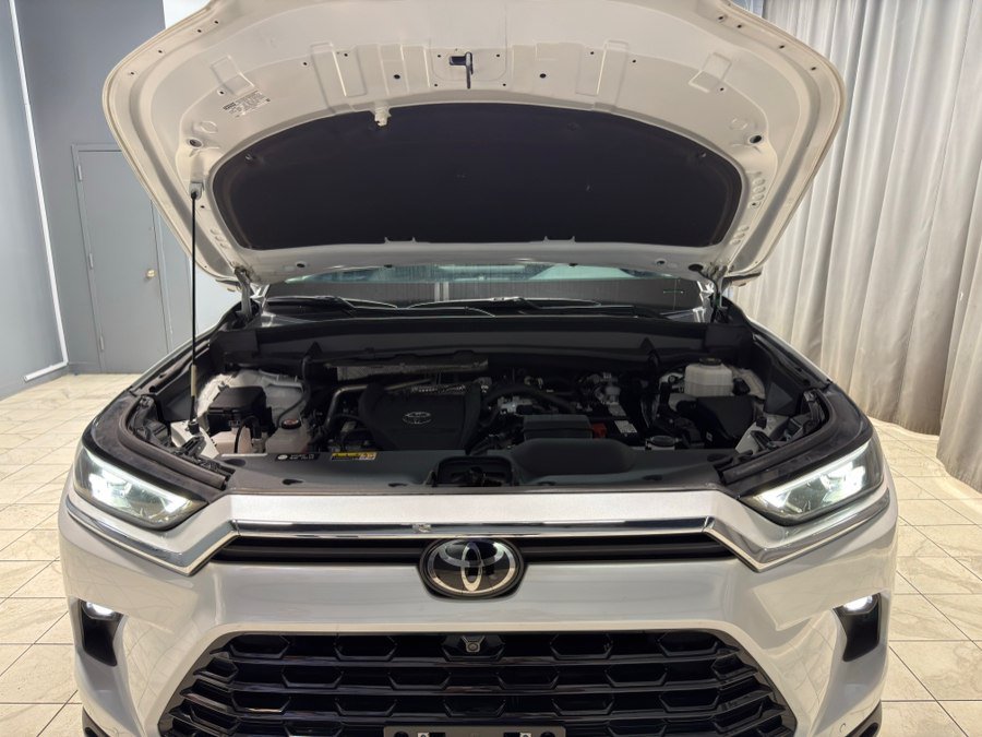 Used 2024 Toyota Grand Highlander AWD image 46
