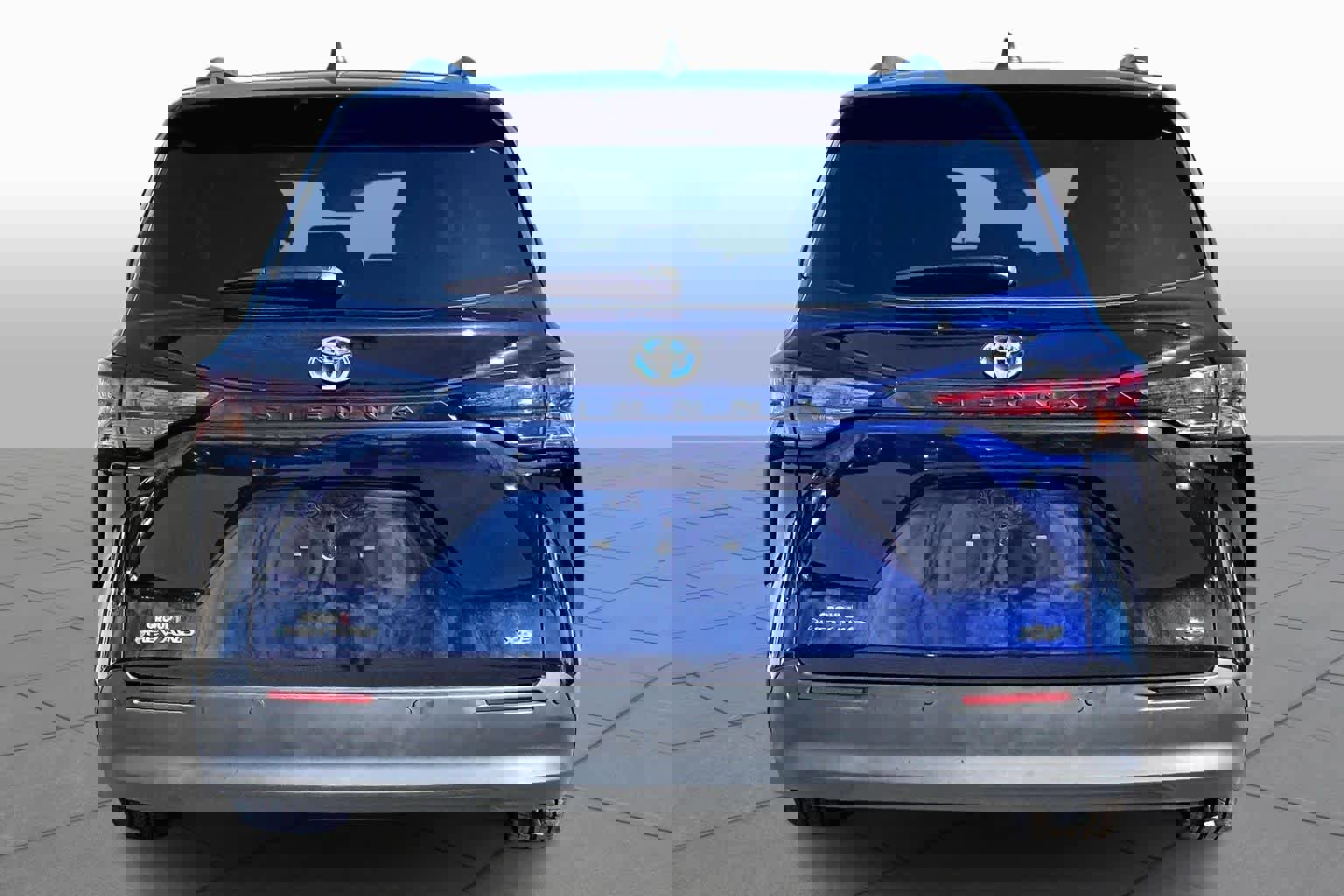 Used 2025 Toyota Sienna XLE w/ XLE Plus Package image 5