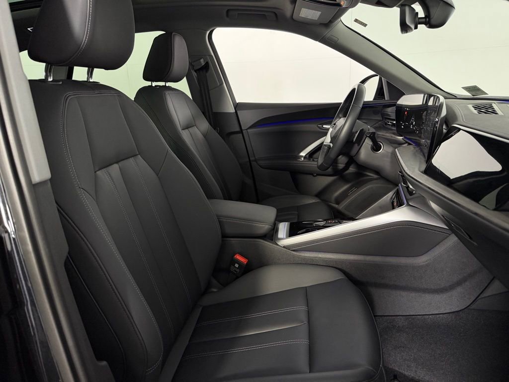 Used 2025 Audi Q5 Premium w/ Convenience Package AWD/4WD image 32