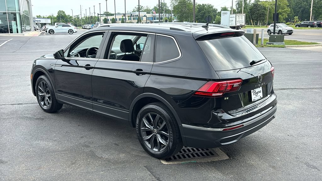 Used 2023 Volkswagen Tiguan SE w/ Panoramic Sunroof Package AWD/4WD image 4