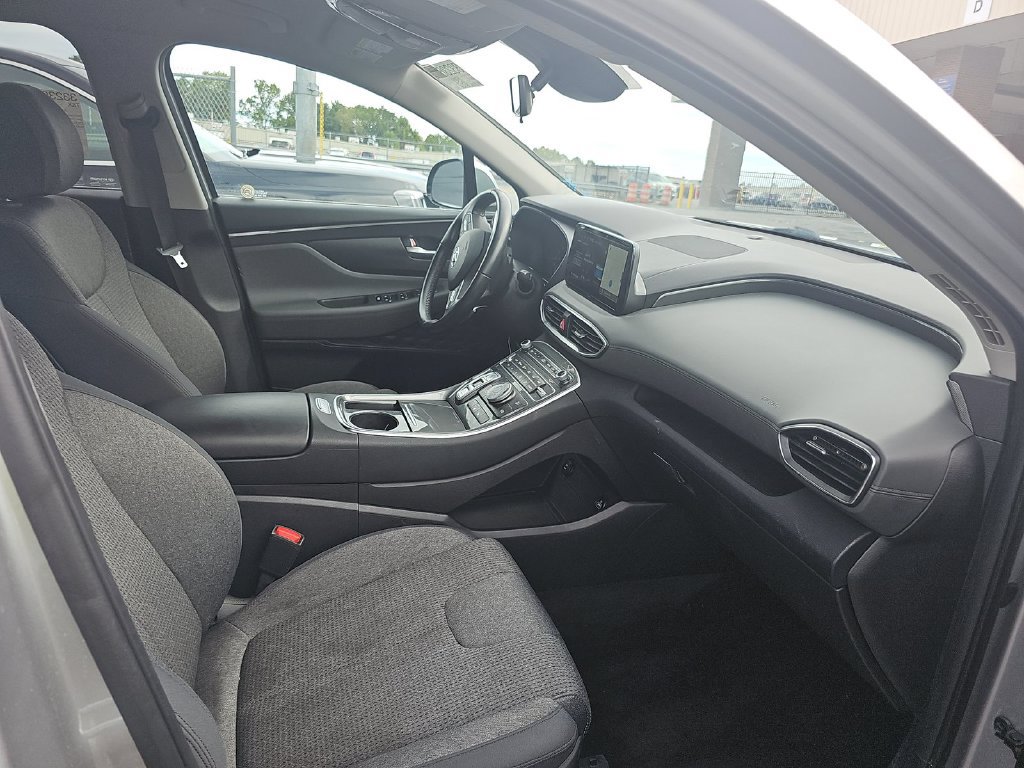 Used 2023 Hyundai Santa Fe SEL w/ Winter Weather Package AWD/4WD image 5