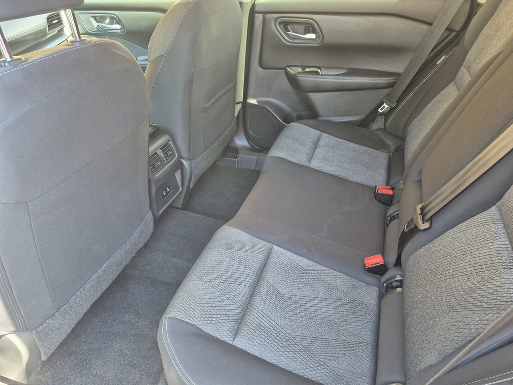 Used 2025 Nissan Rogue SV AWD/4WD image 13