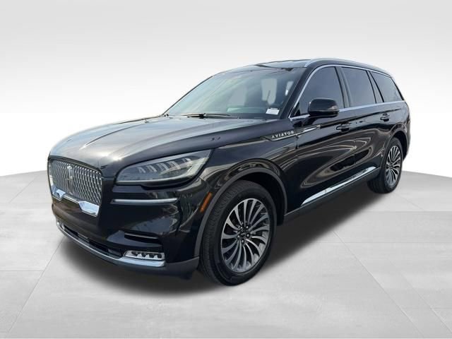 Used 2020 Lincoln Aviator Reserve w/ Class IV Trailer Tow Package image 3