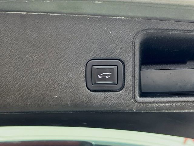 Used 2018 GMC Terrain Denali w/ Advanced Safety Package AWD/4WD image 29