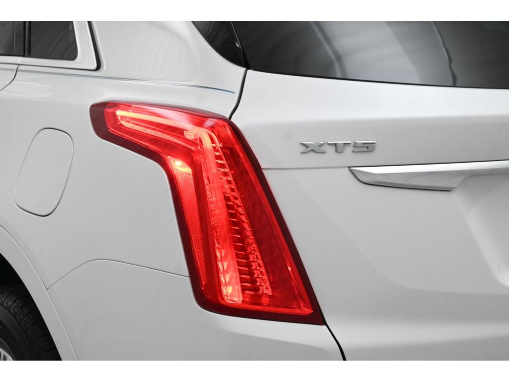 Used 2018 Cadillac XT5 Luxury w/ Driver Awareness Package AWD/4WD image 25