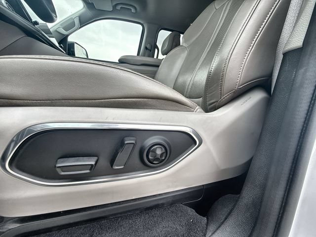 Used 2024 Jeep Wagoneer Series II w/ Flexible Seating Group RWD image 12