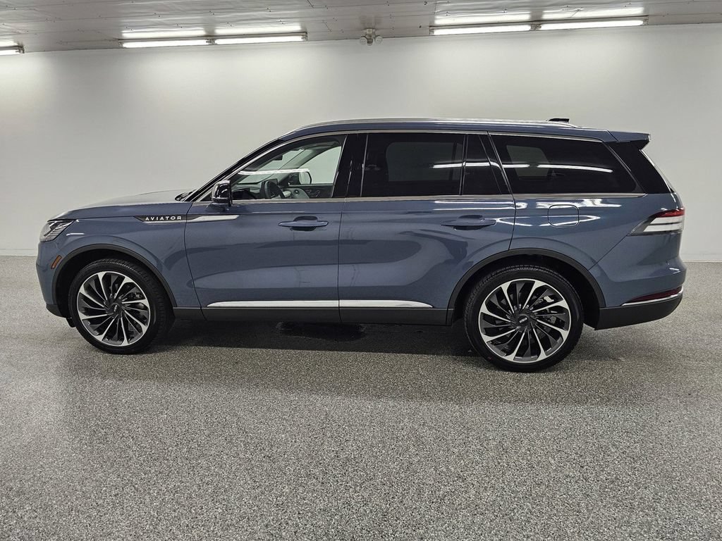 Used 2026 Lincoln Aviator Reserve AWD/4WD image 7