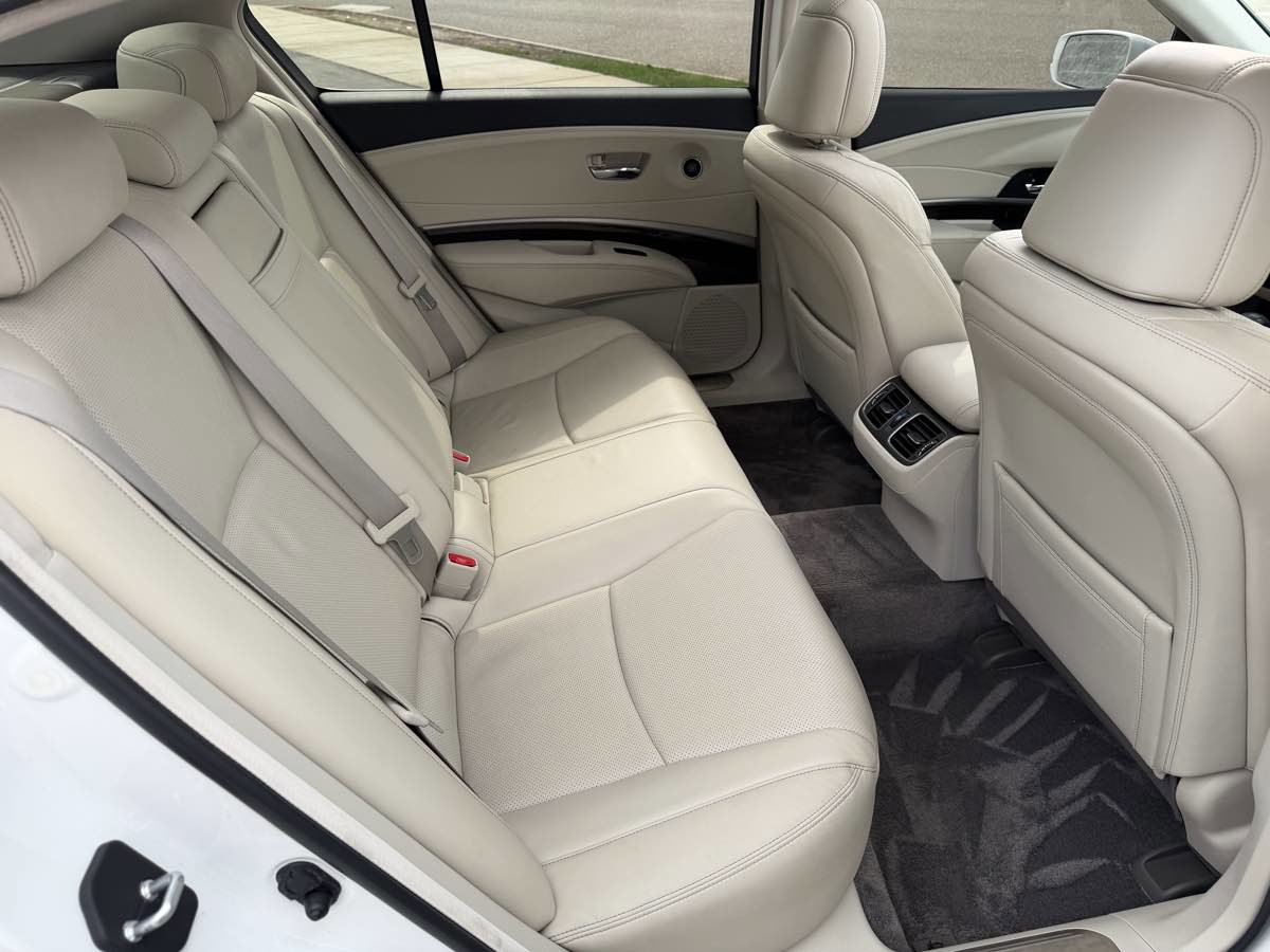 Used 2015 Acura RLX w/ Technology Package FWD image 15