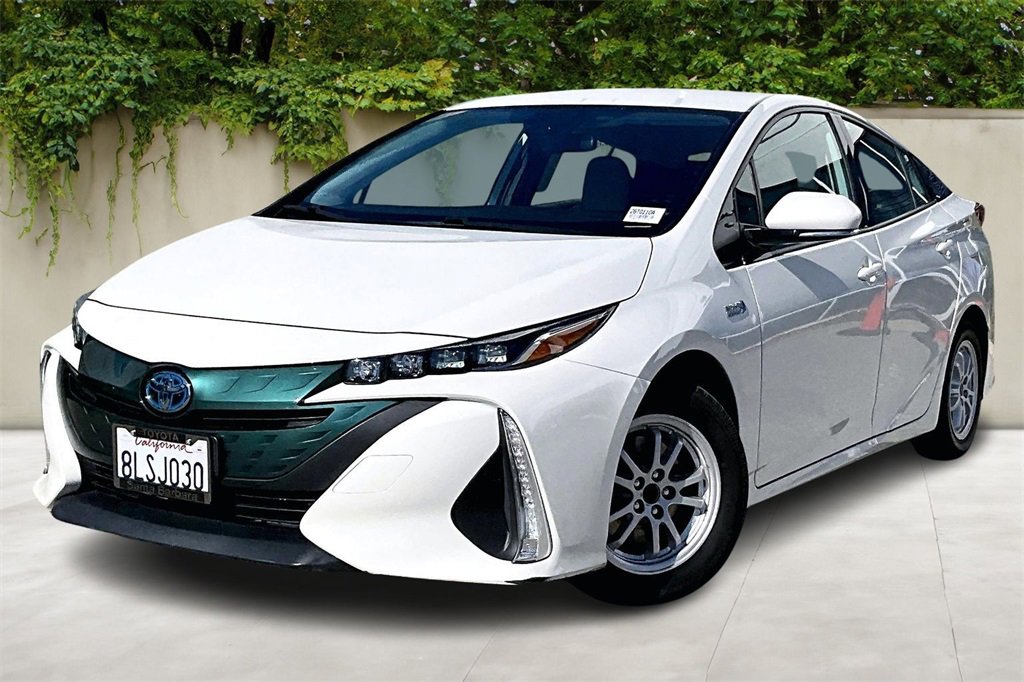 Certified 2020 Toyota Prius Prime LE image 3
