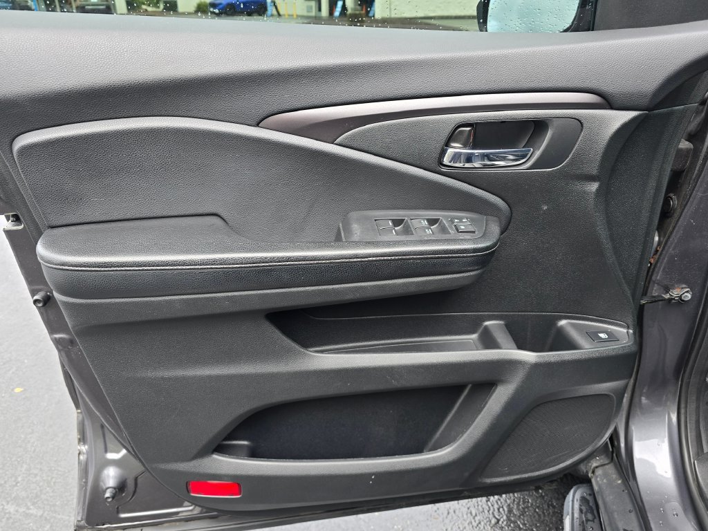 Used 2017 Honda Ridgeline RTL-T image 10