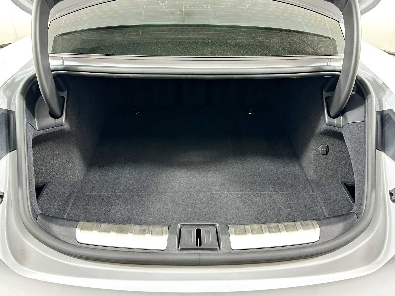 Certified 2025 Porsche Taycan image 26