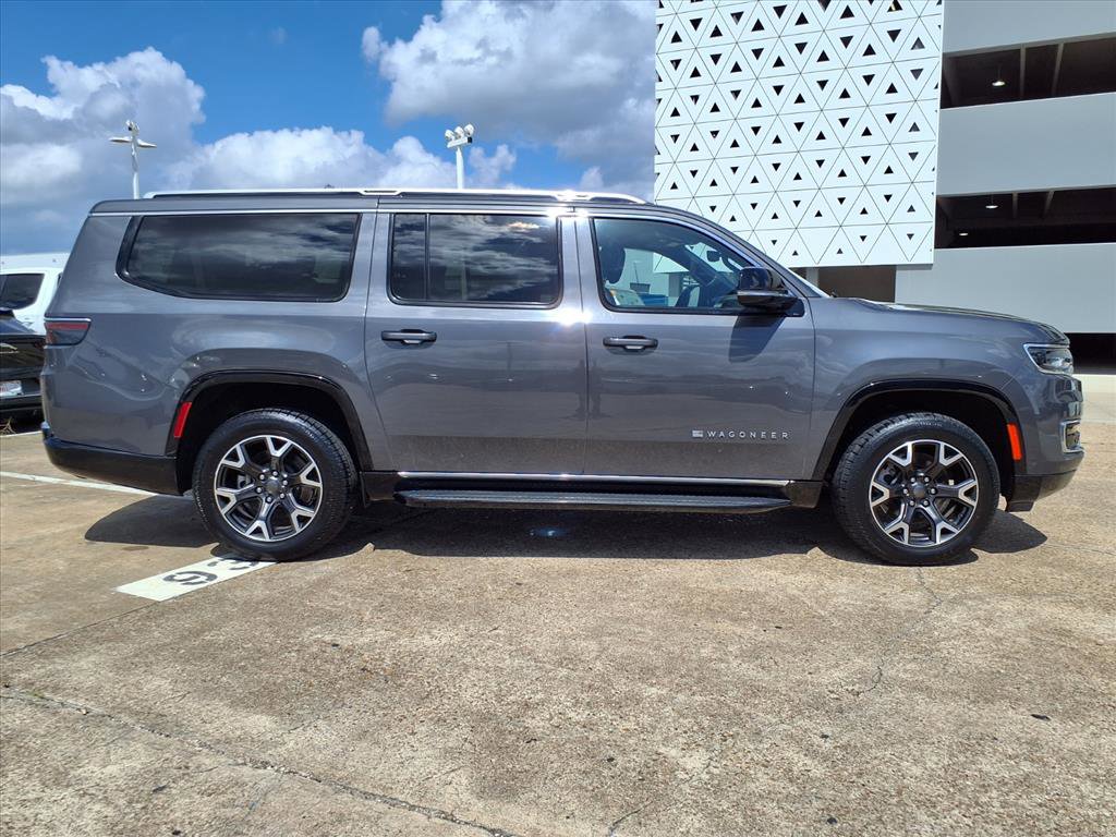 Used 2024 Jeep Wagoneer L Series III w/ Flexible Seating Group image 25