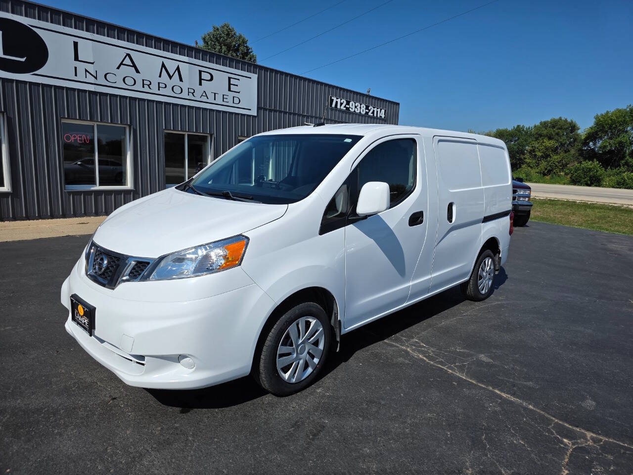 Used 2018 Nissan NV200 SV w/ Navigation Package FWD image 3