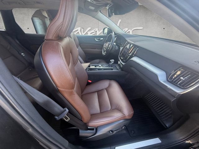 Used 2019 Volvo XC60 T6 Momentum w/ Premium Package AWD/4WD image 24