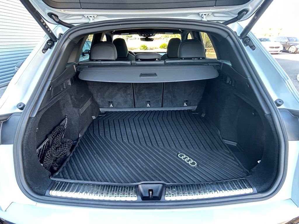 Used 2025 Audi SQ5 Premium Plus w/ Premium Plus Package image 59