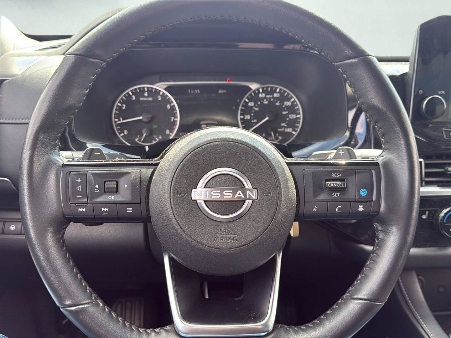 Used 2024 Nissan Pathfinder SL FWD image 14