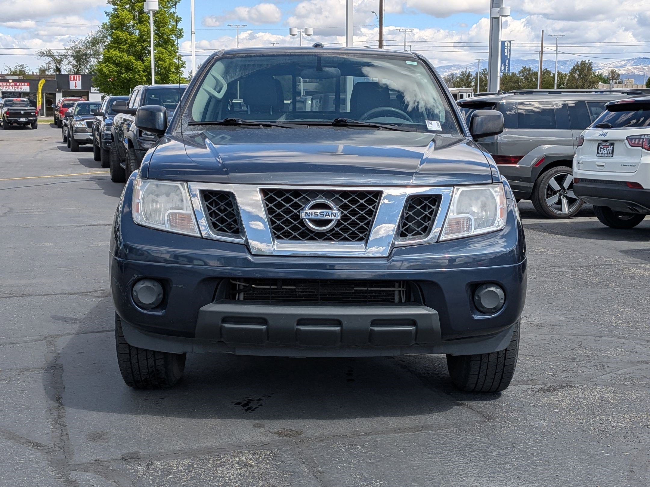 Used 2017 Nissan Frontier SV image 11