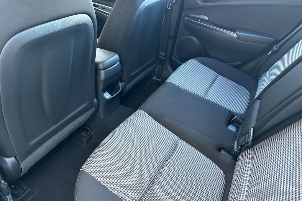 Used 2023 Hyundai Kona SE image 12