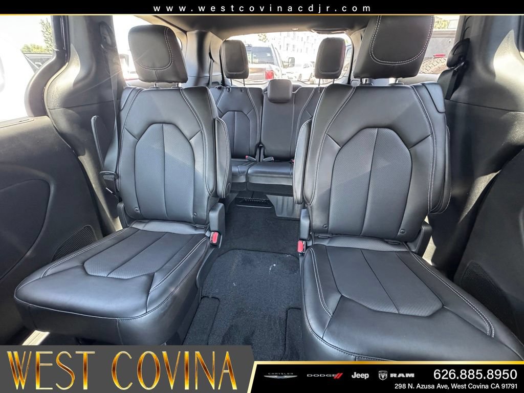 New 2027 Chrysler Pacifica Select FWD image 33