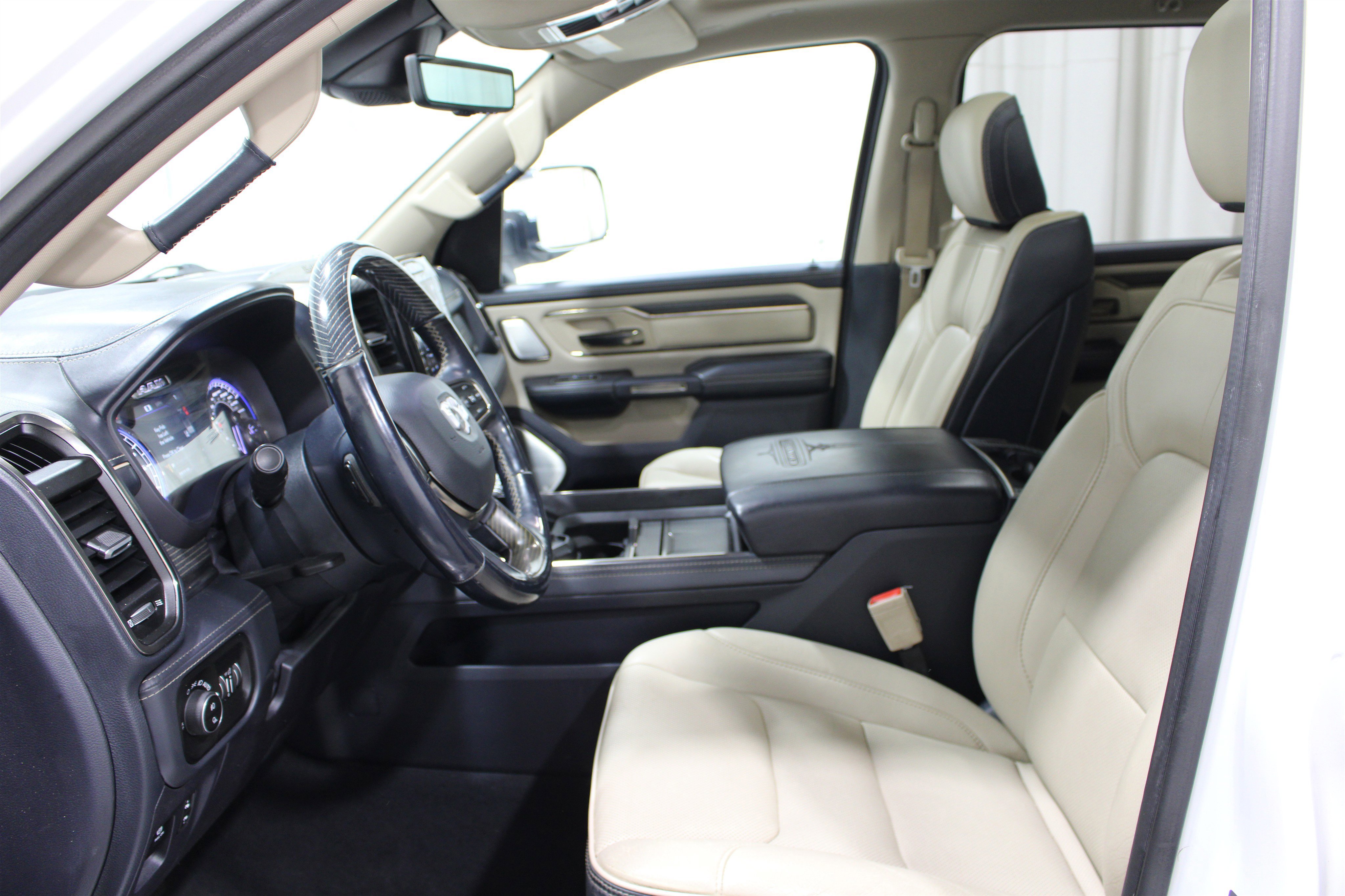 Used 2021 RAM 1500 Limited AWD/4WD image 3