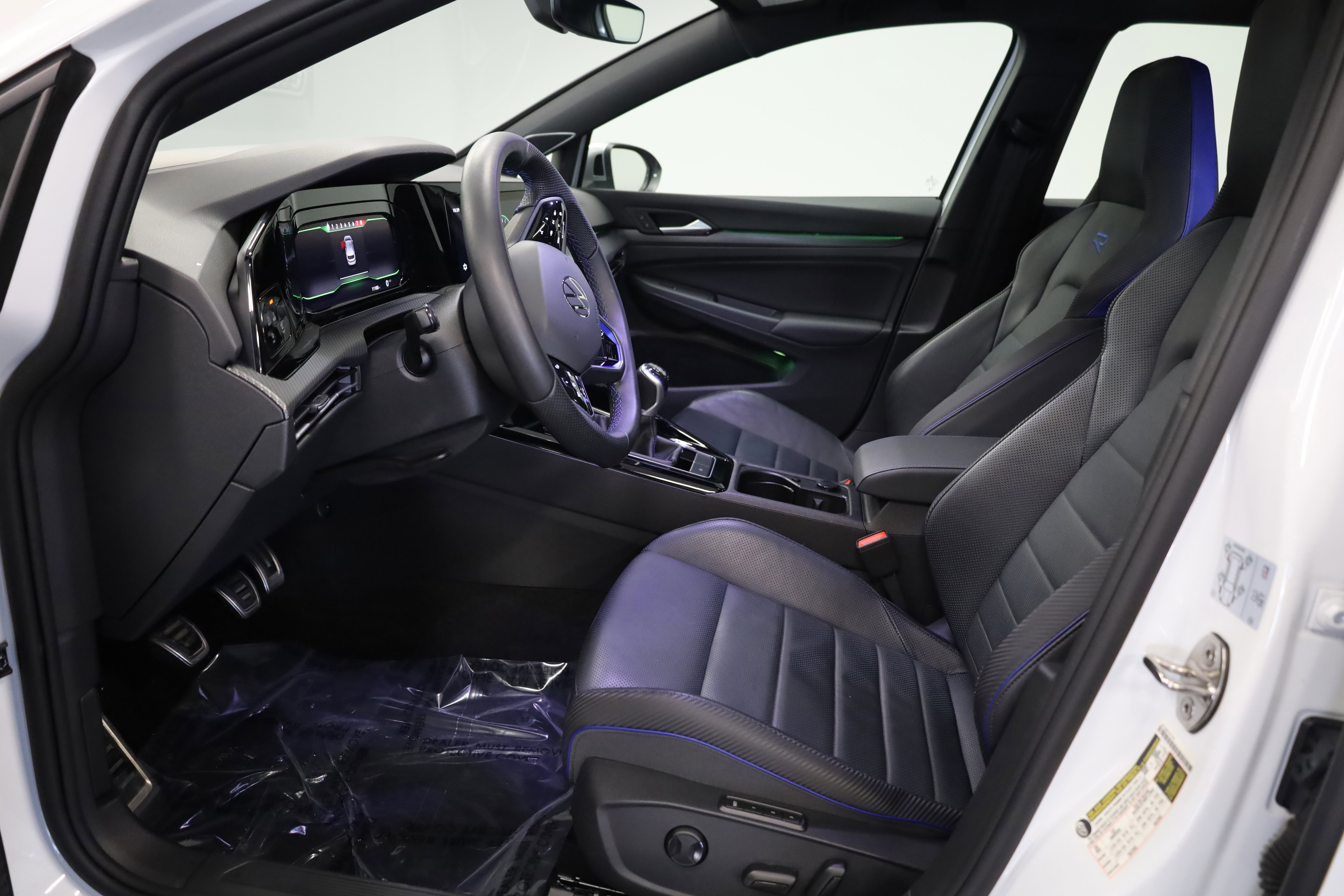 Used 2024 Volkswagen Golf R image 16