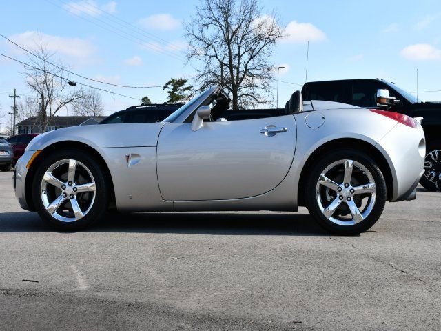 Used 2008 Pontiac Solstice GXP w/ Premium Package image 4