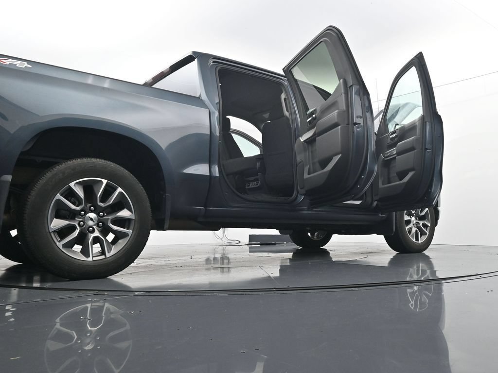 Used 2020 Chevrolet Silverado 1500 RST w/ RST Value Package AWD/4WD image 44